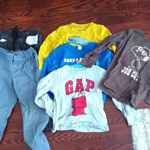 BIG BUNDLE boy kids clothes (sizes 4 & 5) Gap, Old Navy, Carter's